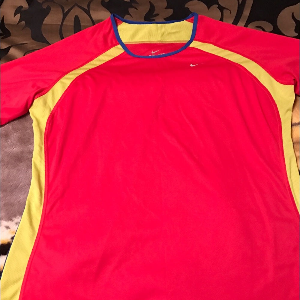 Nike dri fit workout top