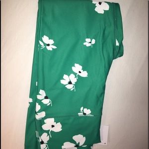 NWT Fabletics cropped leggings