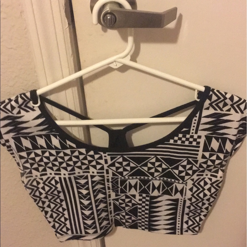 Black/White crop top