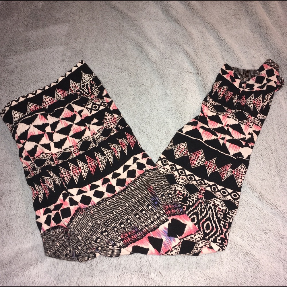 Mudd tribal geometric pink and black jogger pjs