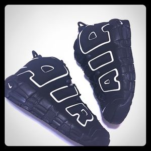 NIKE Uptempo