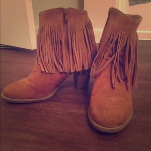 Mossimo Supply fringe booties size 10