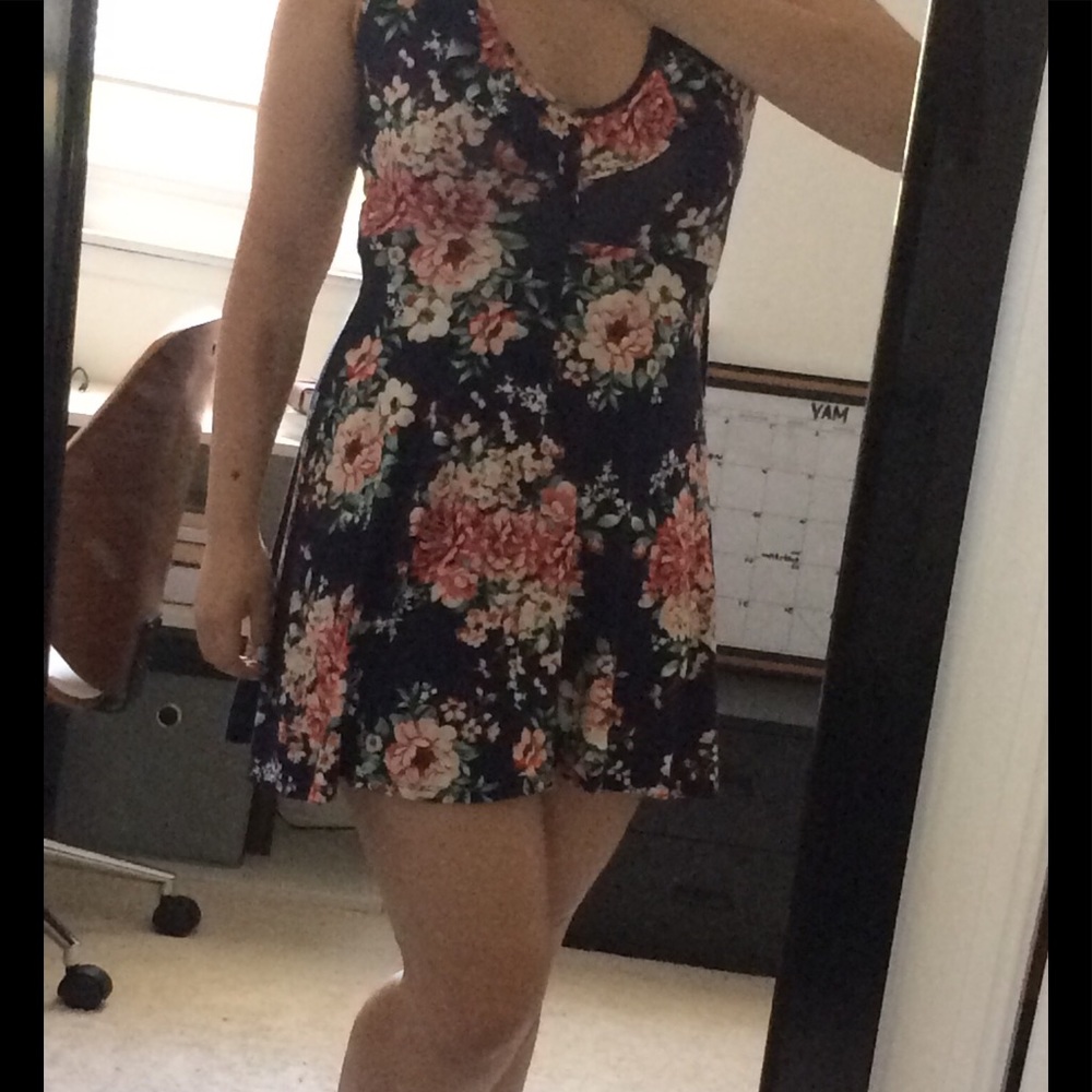 Floral jersey dress with ruffles