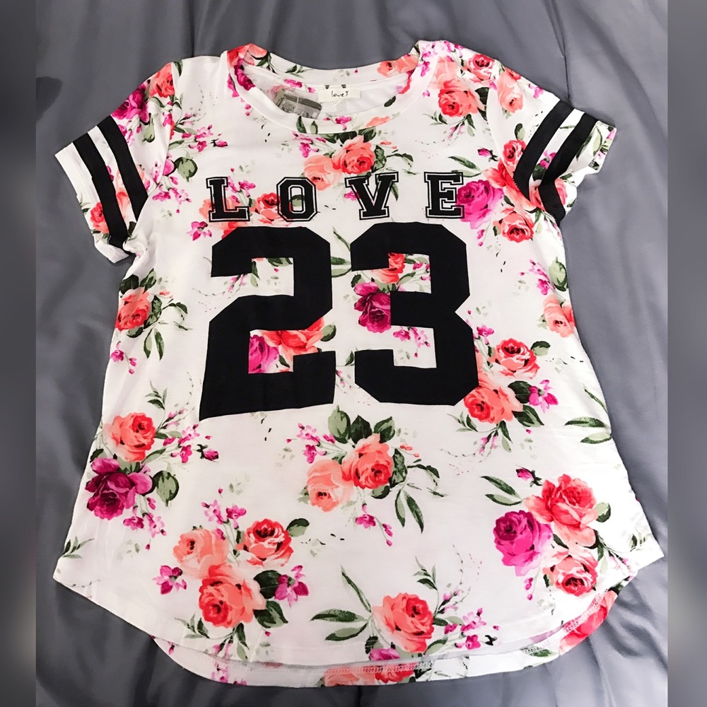 🌹 🌺 Floral Fashion Tee