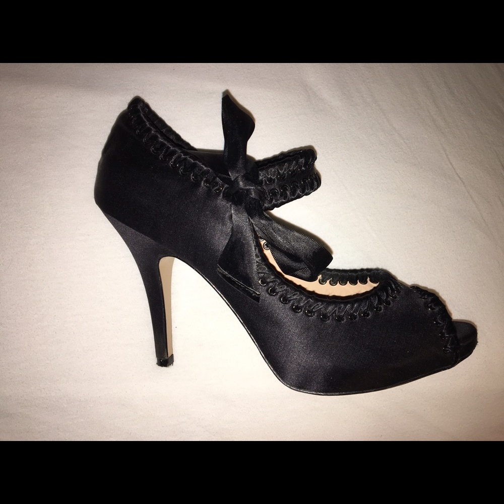 Betsey Johnson bow heels