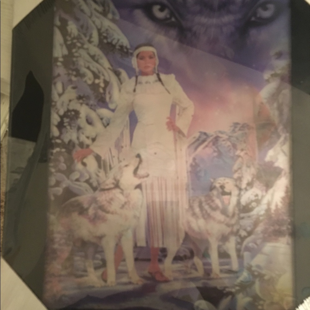Changing wall art - Picture 2 of 3
