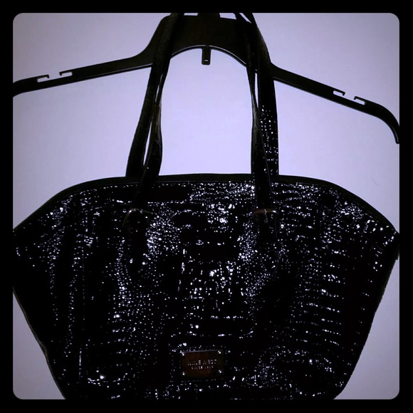 Nine West Handbags - REDUCED❗️Nine West Downtown Medium Shopper Handbag