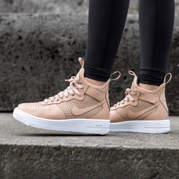 Nike Vachetta Tan Leather + Mesh Sneakers - Picture 2 of 8