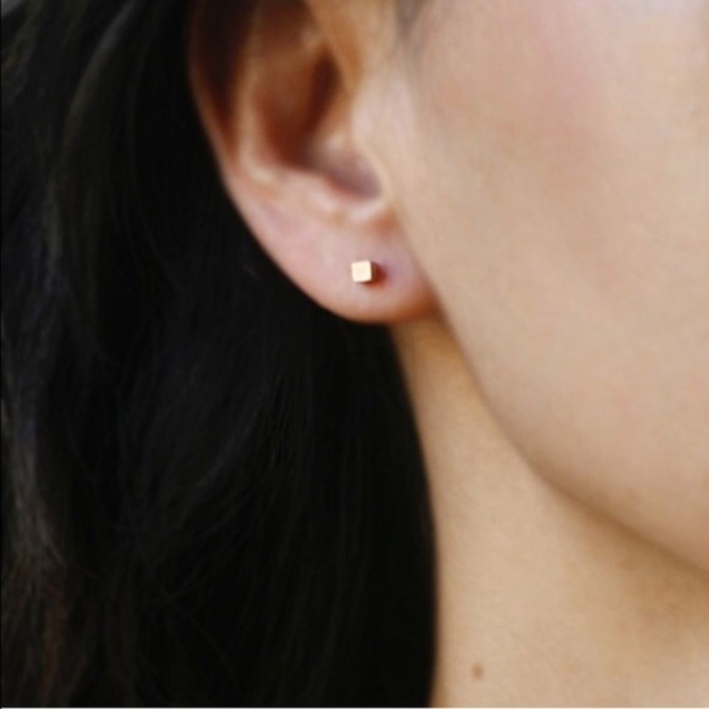 Silver cube earrings!