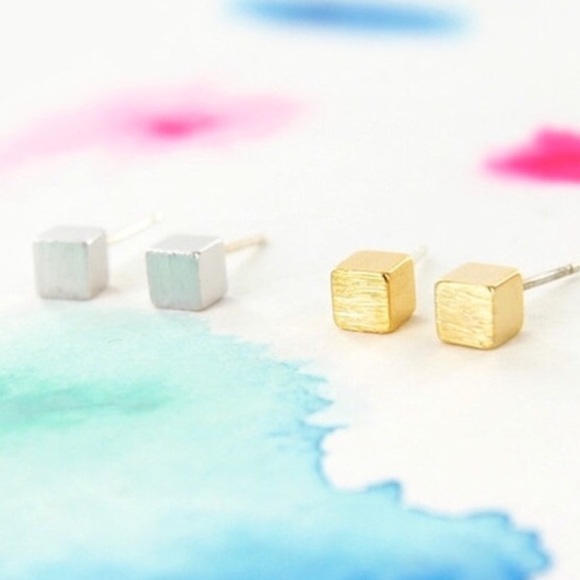Silver cube earrings! - Picture 3 of 3