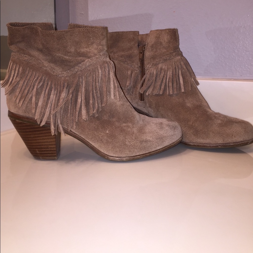 Brown short boots!