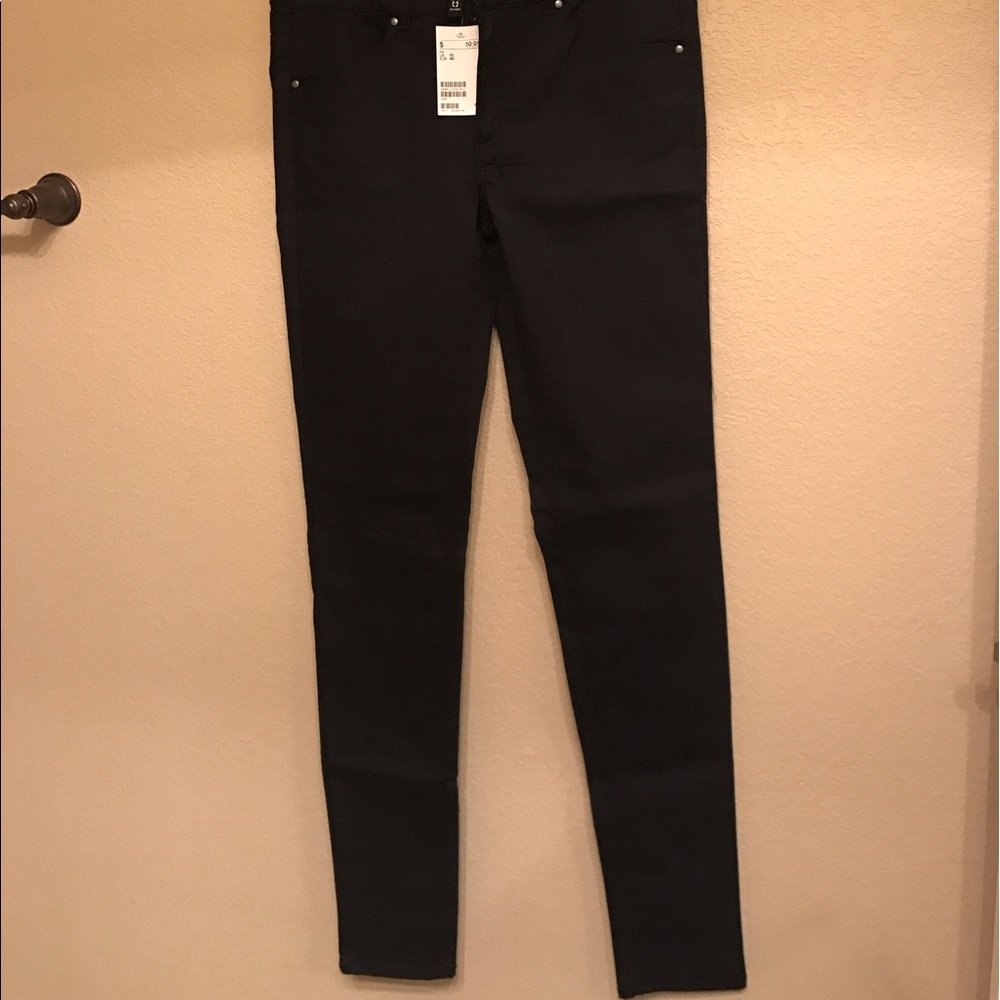 NWT H&M Divided black skinny jeans