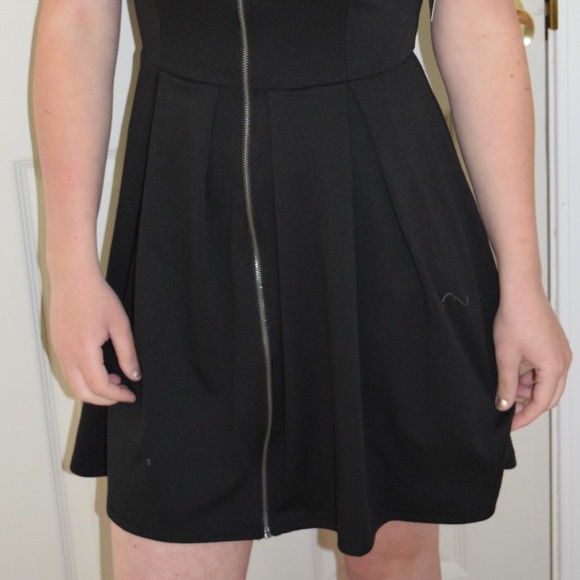Black Zipper Dress - Picture 3 of 4