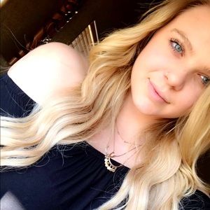 Meet your Posher, Brooke