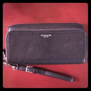 Coach Leather wallet/wristlet