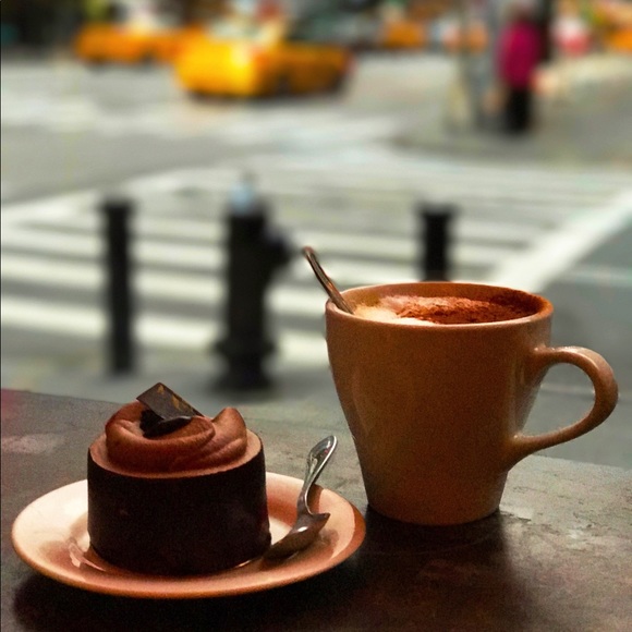 Meet your Posher, Stephanie - Picture 4 of 5