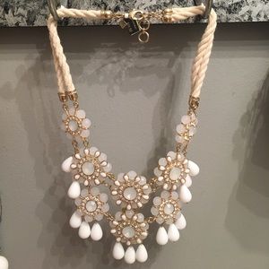 HP🎉Banana Republic statement necklace