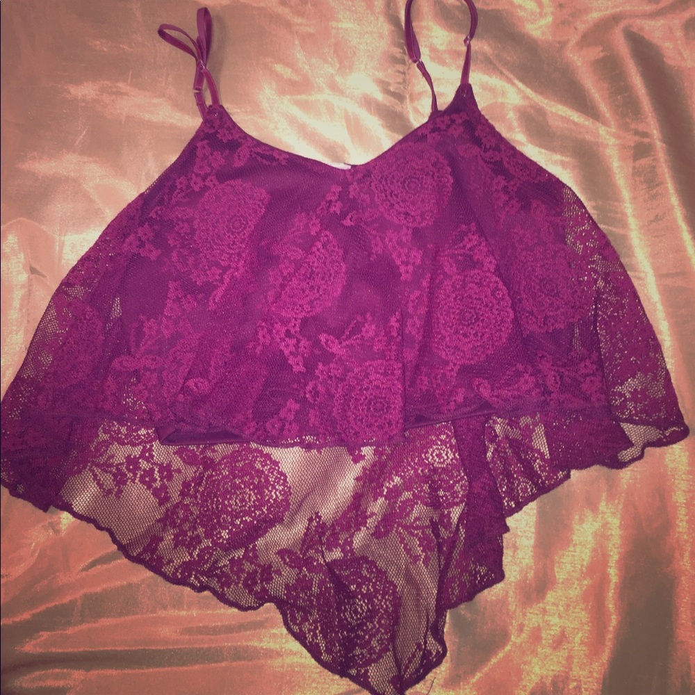 Lace burgundy crop top