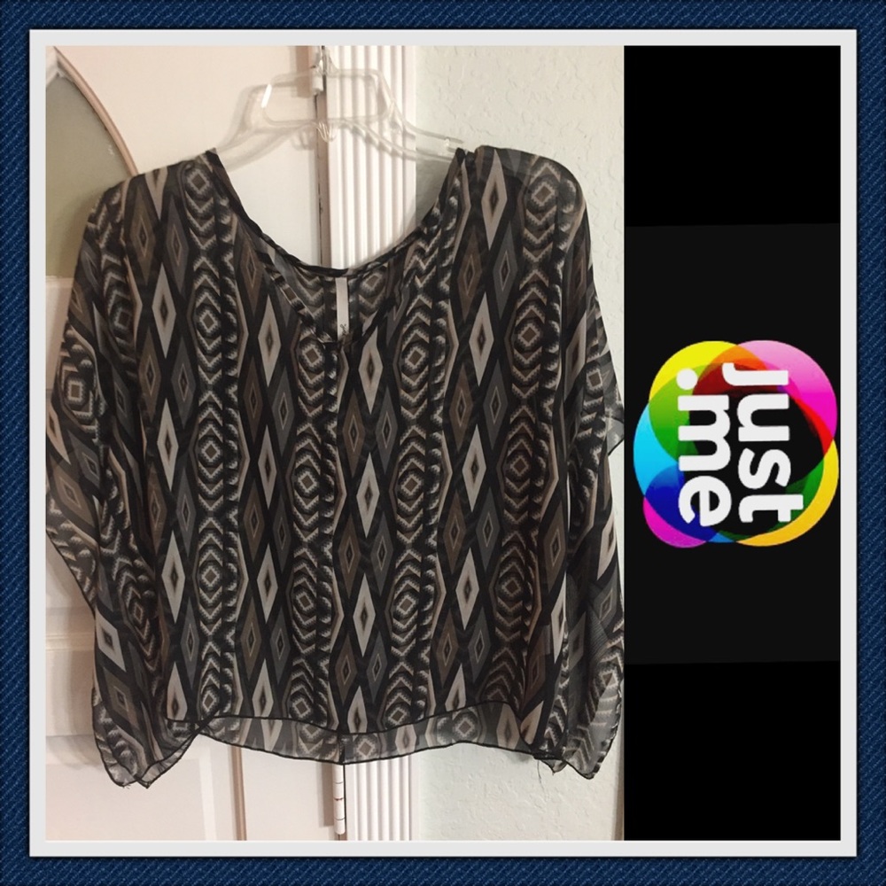 Earth tone diamond print top