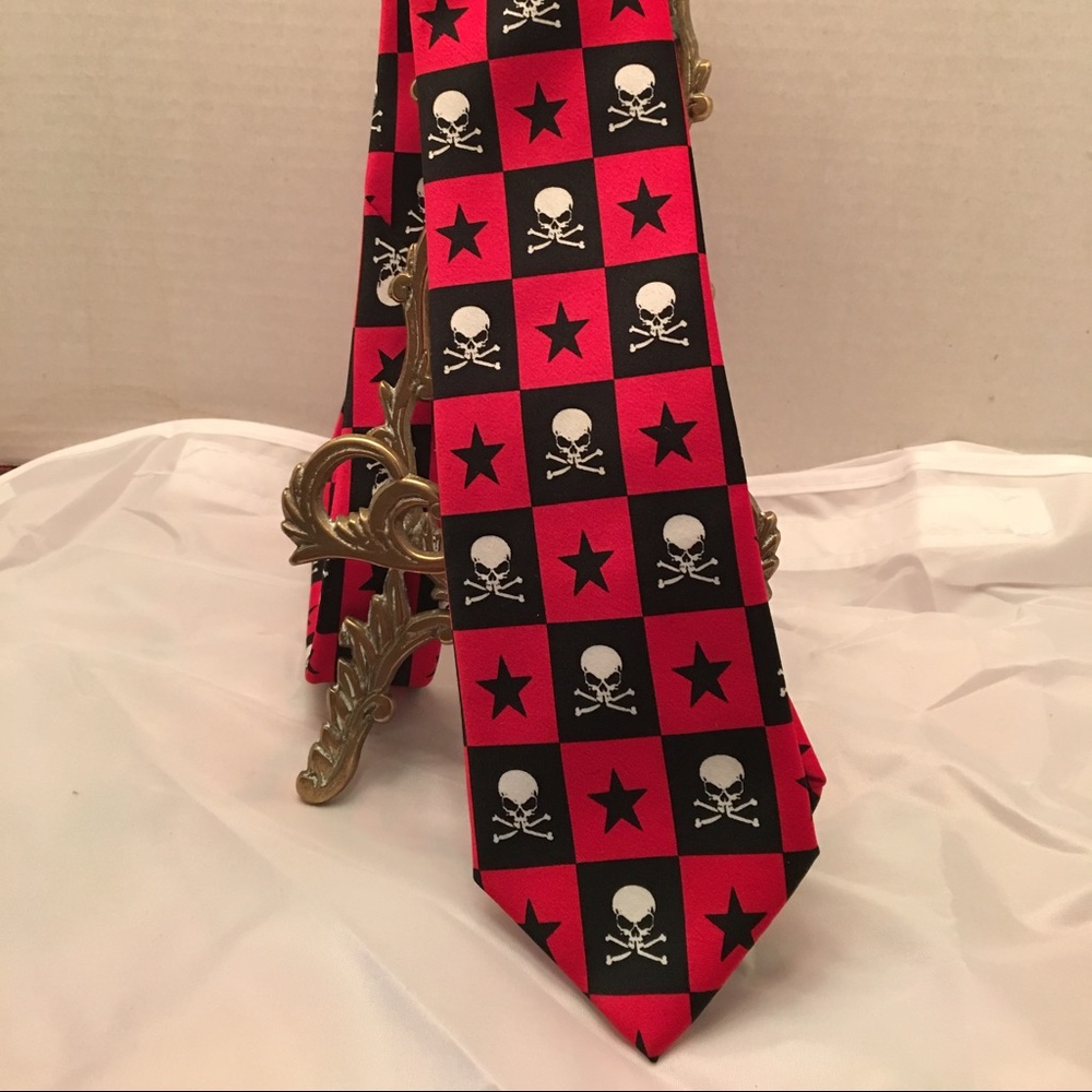 Skull tie