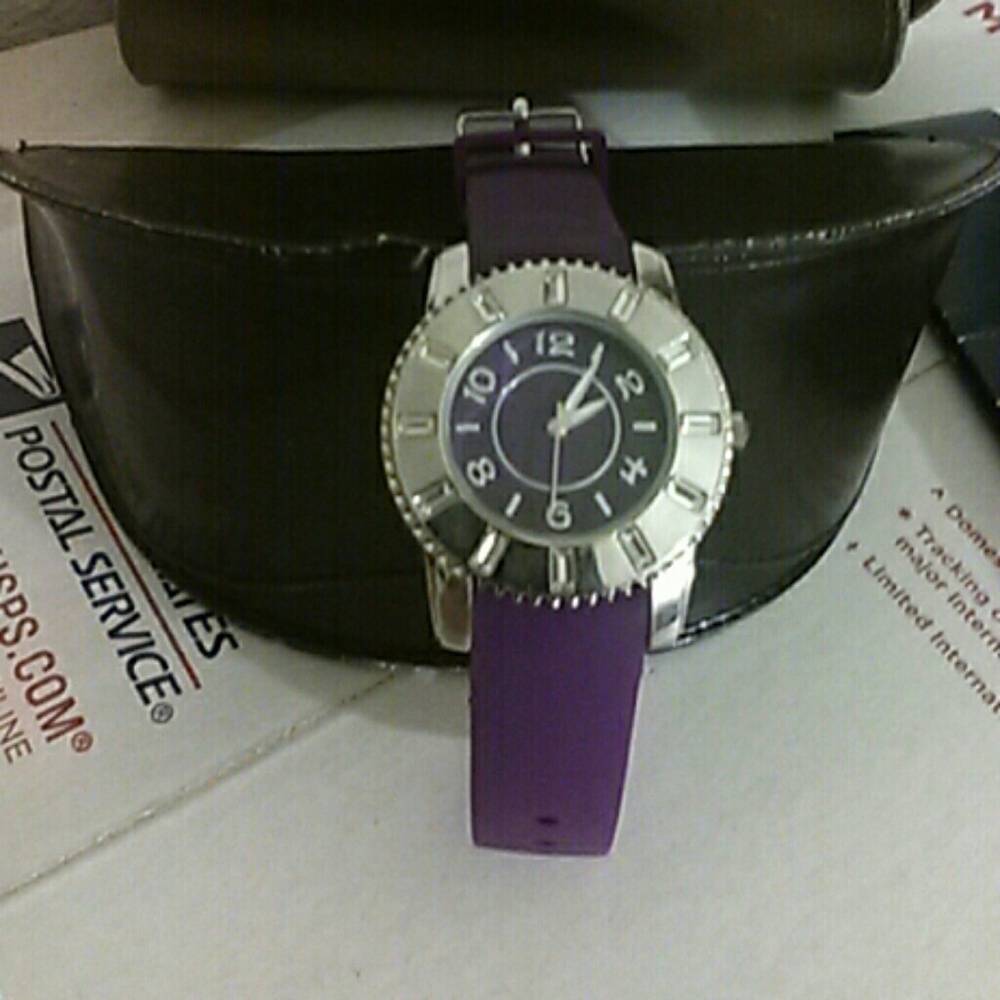 Little girl watch