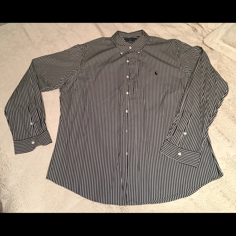 Like New Men Ralph Lauren Button Down Shirt