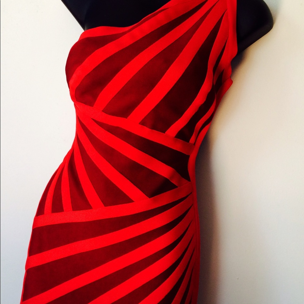 HERVE LEGER - size medium brand new tags attached