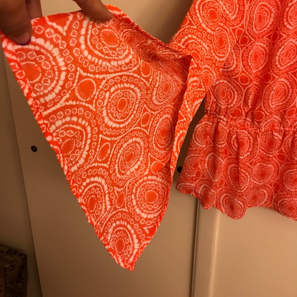 Flirty shirt. - Picture 3 of 3