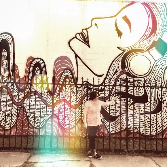 Meet your Posher, Danielle - Picture 5 of 8