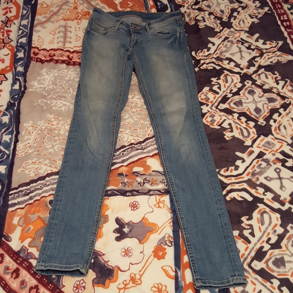 H&M super skinny jeans! Size 25/32!