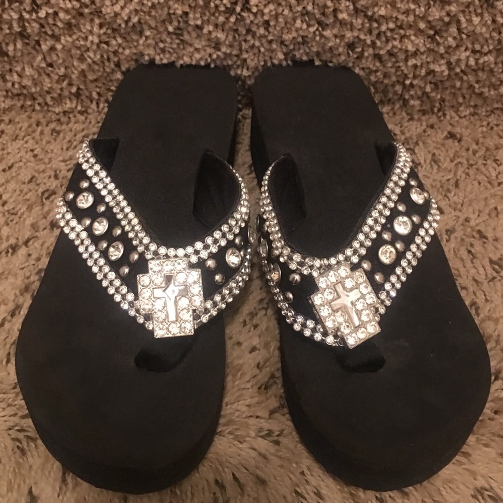 GORGEOUS RHINESTONE FLIP FLOPS