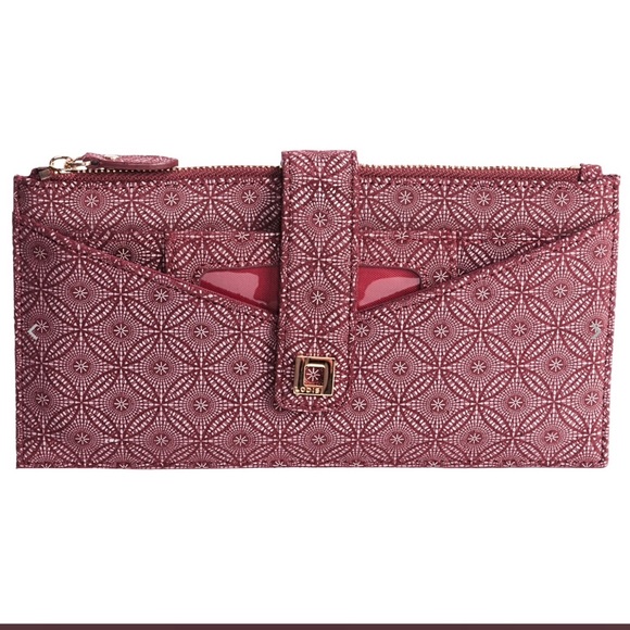 Italian Leather Wallet with RFID Protection - Picture 2 of 8