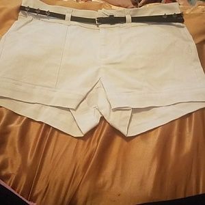 Bebop white shorts with belt