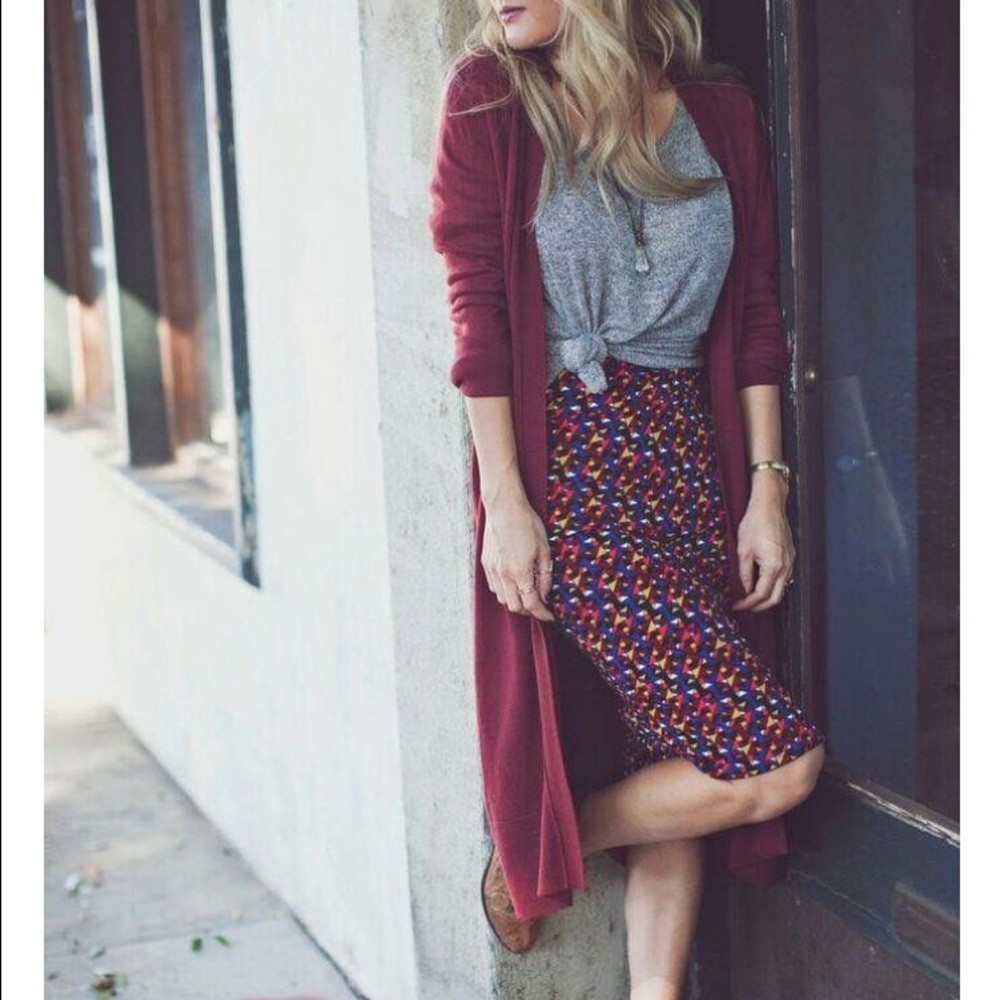 Patterned pencil skirt