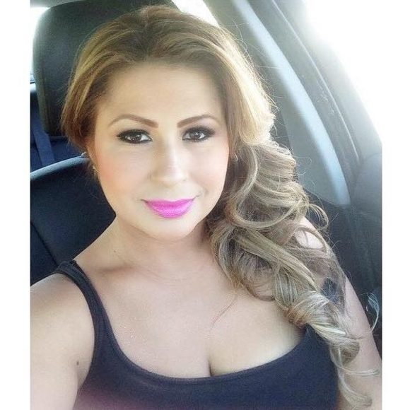 Meet your Posher, Mayra - Picture 1 of 1