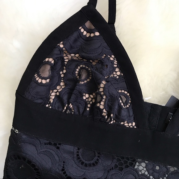 FOR LOVE & LEMONS Sonya Lace Crop top Black NWT - Picture 4 of 7