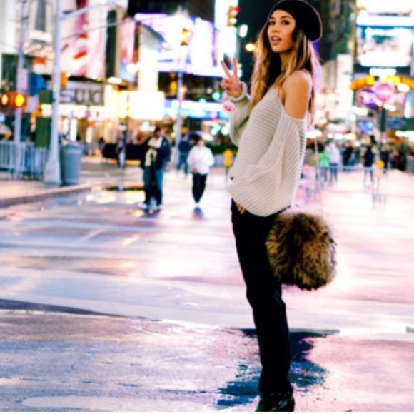 Brand New CONDITION TOPSHOP SWEATER - Picture 3 of 5