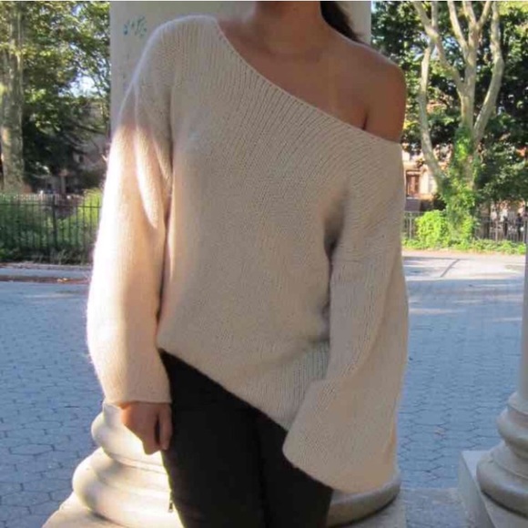 Brand New CONDITION TOPSHOP SWEATER - Picture 2 of 5