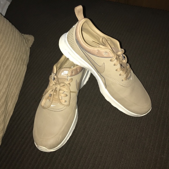 ❌SOLD❌ Nike Air Max Thea Tan Dessert Camo - Picture 3 of 8
