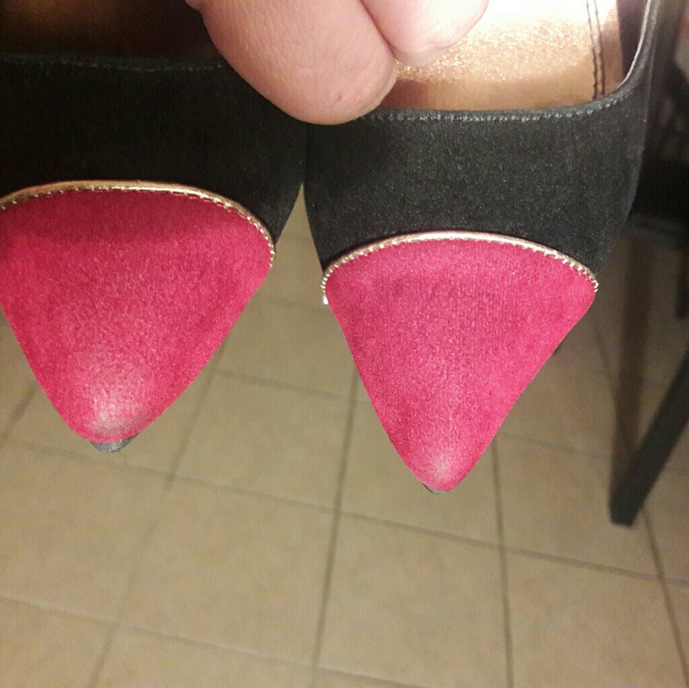 Shoes - Picture 3 of 4