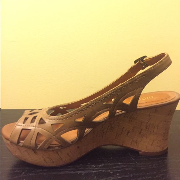 Short Brown Wedges 🌟 - Picture 1 of 2