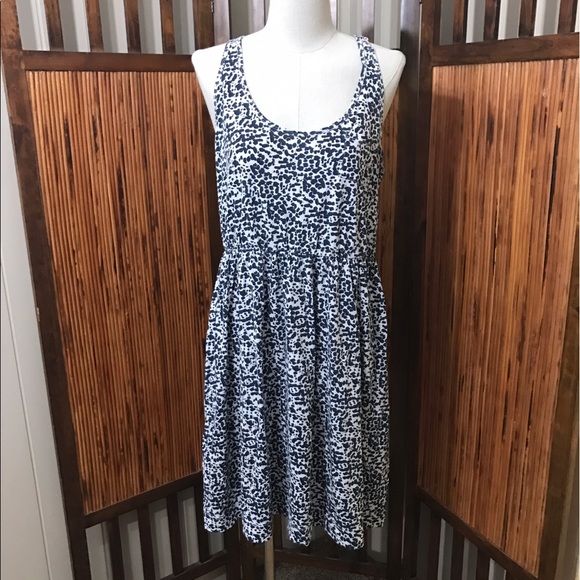 H&M Dresses & Skirts - H&M dress deep back line