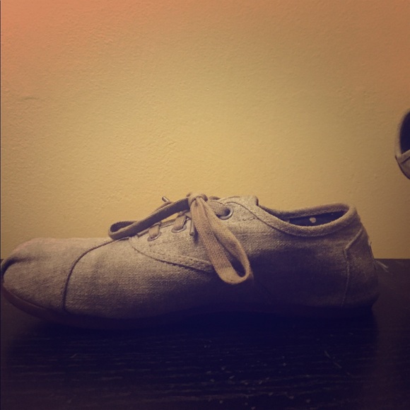 TOMS Grey with Laces - Picture 3 of 3