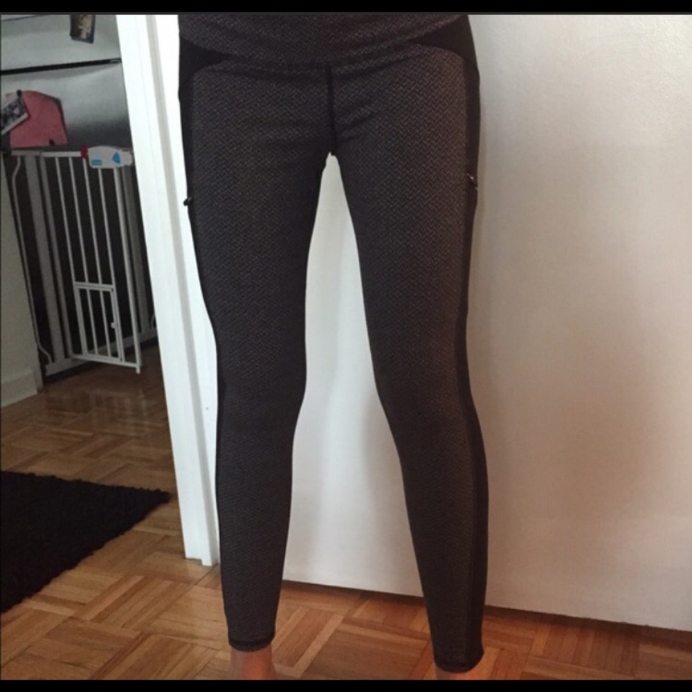 Athleta Criss cross drifter leggings