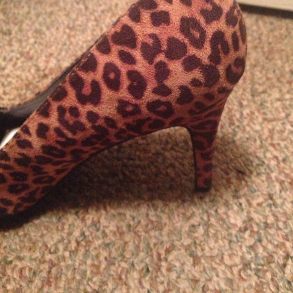 Heals - Picture 3 of 4