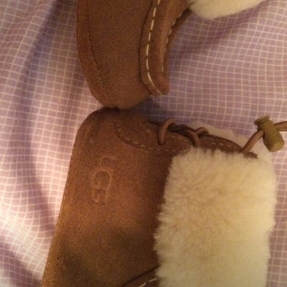 Infant UGG BOOTS - Picture 3 of 4