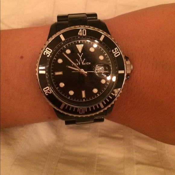 Authentic black acrylic Toy Watch - Picture 3 of 4
