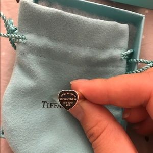 SIZE 8 TIFFANY & Co. heart signet ring