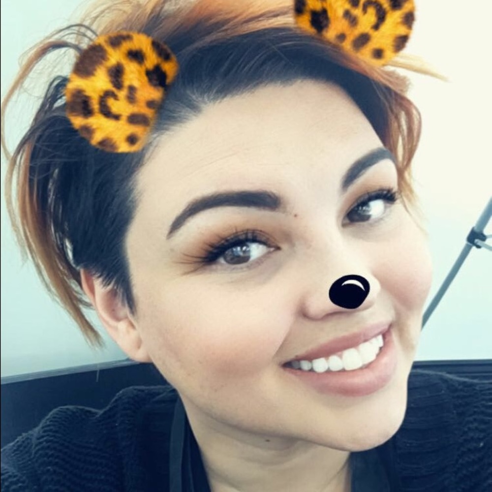 Meet your Posher, Clari