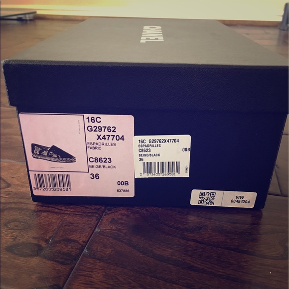 Chanel Espadrilles in Canvas - Picture 5 of 6